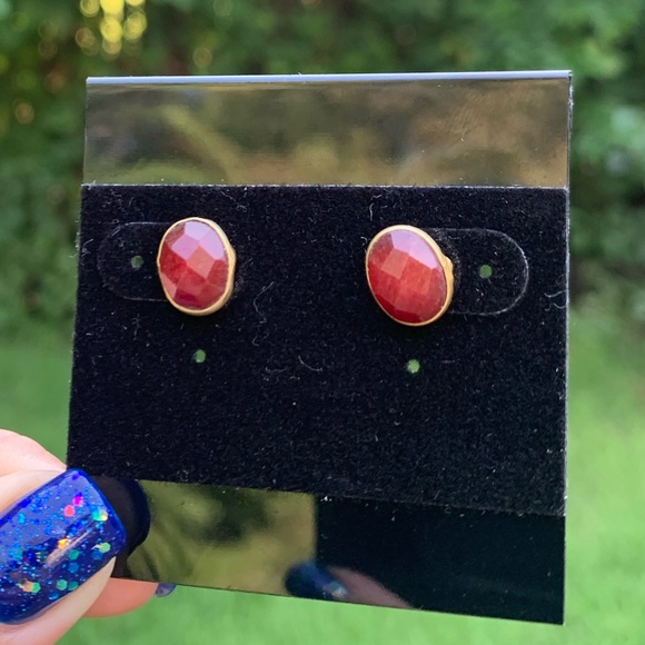 NWT Large Oval Garnet Faceted Studs - Picture 8 of 9